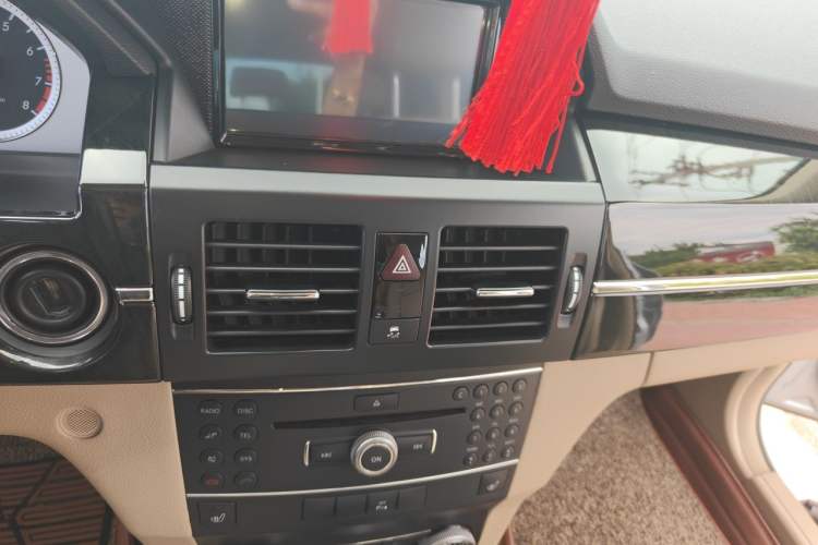Used Mercedes-Benz GLK-Class 2011 GLK 300 4MATIC Fashion Model Audio And AC Panel