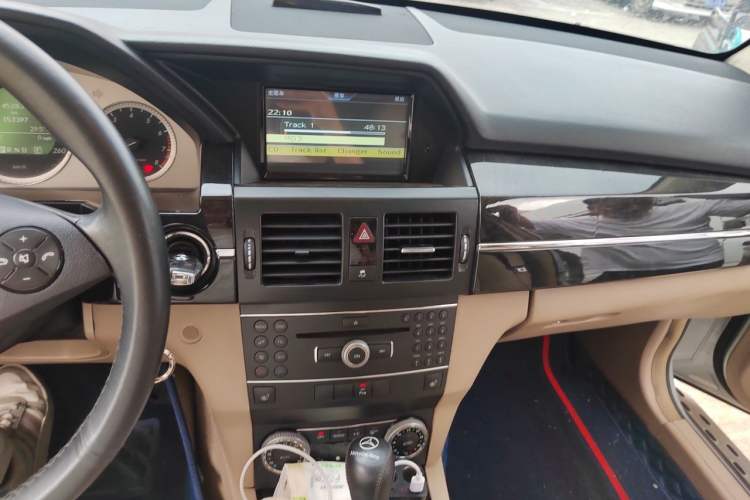 Used Mercedes-Benz GLK-Class 2011 GLK 300 4MATIC Fashion Model Audio And AC Panel