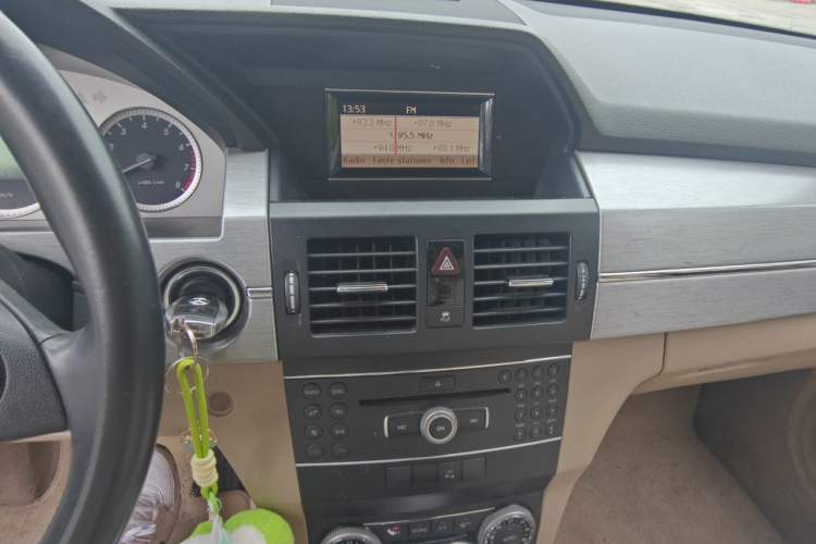 Used Mercedes-Benz GLK-Class 2011 GLK 300 4MATIC Dynamic Model Audio And AC Panel