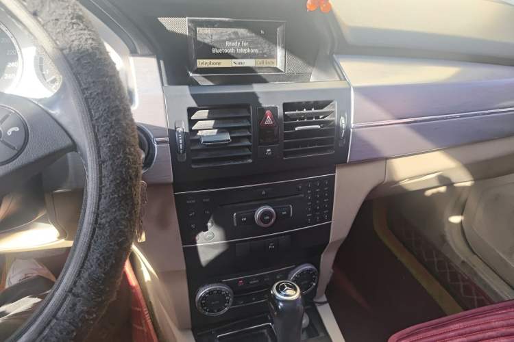 Used Mercedes-Benz GLK-Class 2011 GLK 300 4MATIC Fashion Model Audio And AC Panel