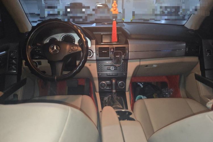 Used Mercedes-Benz GLK-Class 2011 GLK 300 4MATIC Dynamic Model Center Console