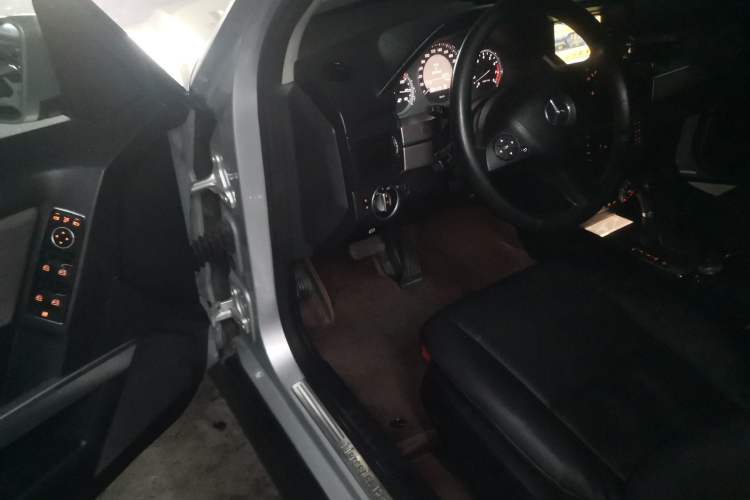 Used Mercedes-Benz GLK-Class 2011 GLK 300 4MATIC Dynamic Model Driver Seat