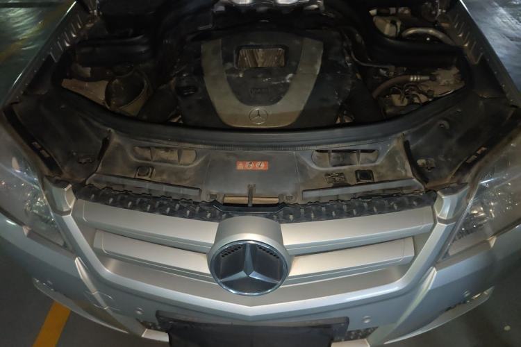 Used Mercedes-Benz GLK-Class 2011 GLK 300 4MATIC Dynamic Model Engine Bay