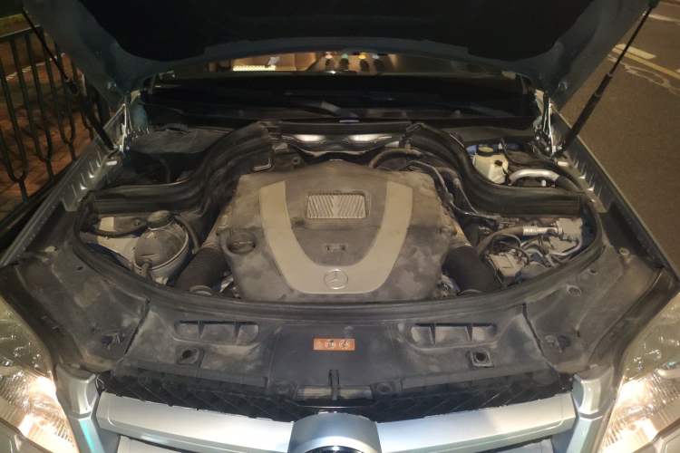 Used Mercedes-Benz GLK-Class 2011 GLK 300 4MATIC Fashion Model Engine Bay