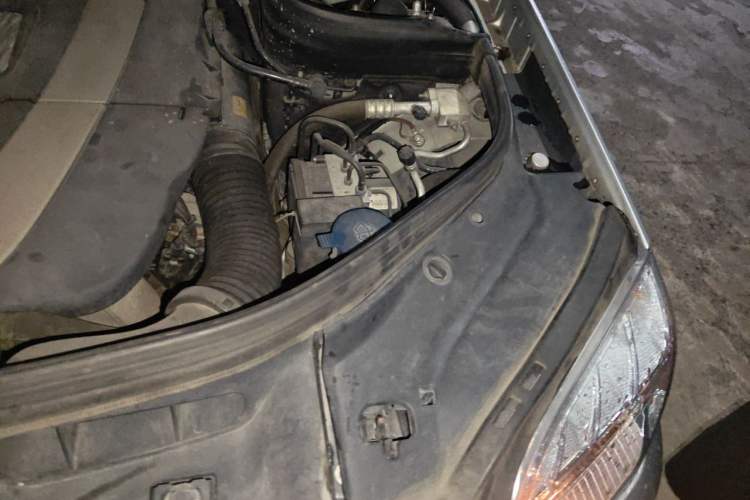 Used Mercedes-Benz GLK-Class 2011 GLK 300 4MATIC Dynamic Model Engine Bay Left