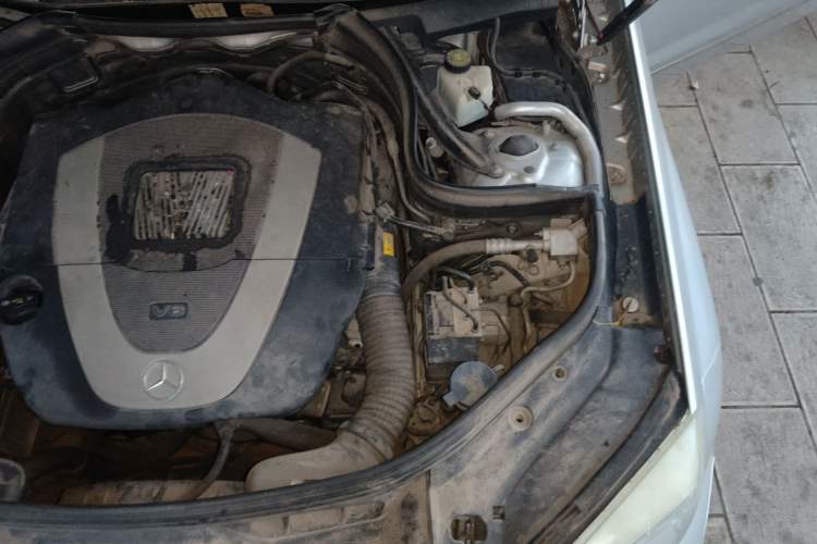 Used Mercedes-Benz GLK-Class 2011 GLK 300 4MATIC Dynamic Model Engine Bay Left