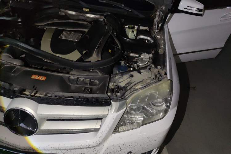 Used Mercedes-Benz GLK-Class 2011 GLK 300 4MATIC Dynamic Model Engine Bay Left