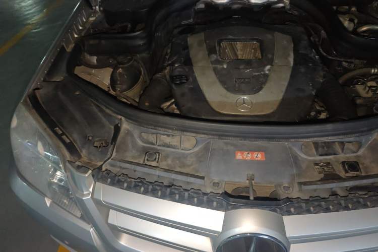 Used Mercedes-Benz GLK-Class 2011 GLK 300 4MATIC Dynamic Model Engine Bay Right
