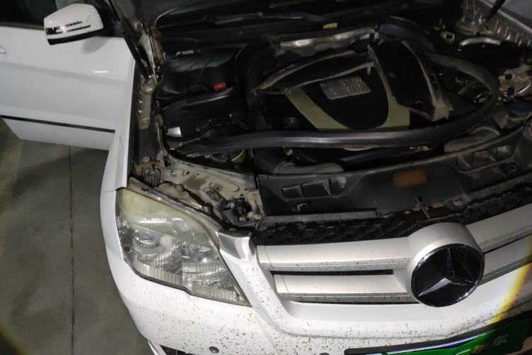 Used Mercedes-Benz GLK-Class 2011 GLK 300 4MATIC Dynamic Model Engine Bay Right