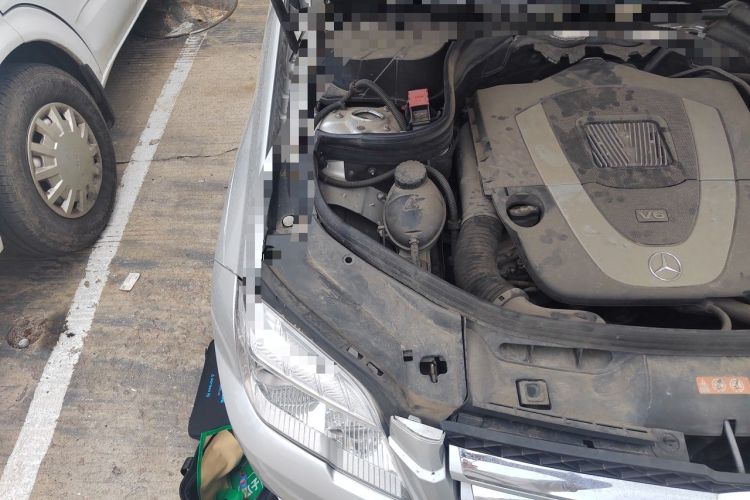 Used Mercedes-Benz GLK-Class 2011 GLK 300 4MATIC Fashion Model Engine Bay Right