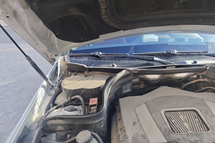 Used Mercedes-Benz GLK-Class 2011 GLK 300 4MATIC Fashion Model Engine Bay Right