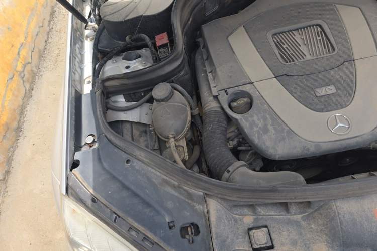 Used Mercedes-Benz GLK-Class 2011 GLK 300 4MATIC Fashion Model Engine Bay Right
