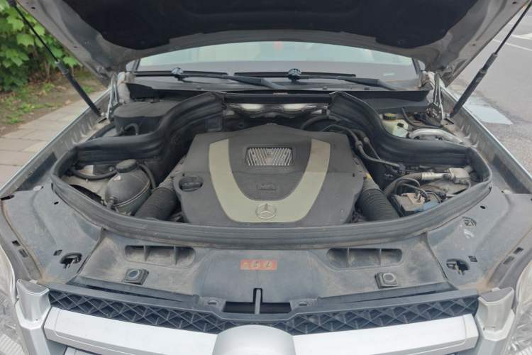 Used Mercedes-Benz GLK-Class 2011 GLK 300 4MATIC Dynamic Model Engine Bay