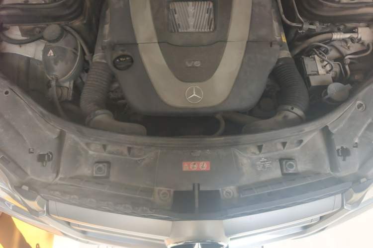 Used Mercedes-Benz GLK-Class 2011 GLK 300 4MATIC Dynamic Model Engine Bay