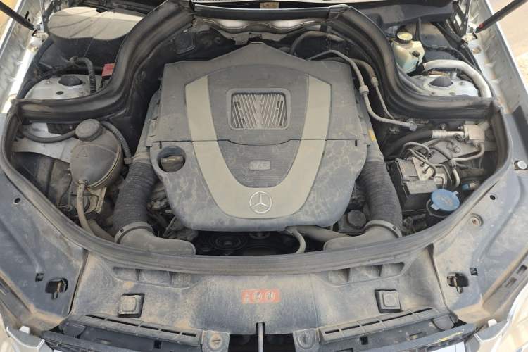 Used Mercedes-Benz GLK-Class 2011 GLK 300 4MATIC Fashion Model Engine Bay