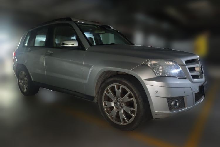 Used Mercedes-Benz GLK-Class 2011 GLK 300 4MATIC Dynamic Model Front Right 45 Deg