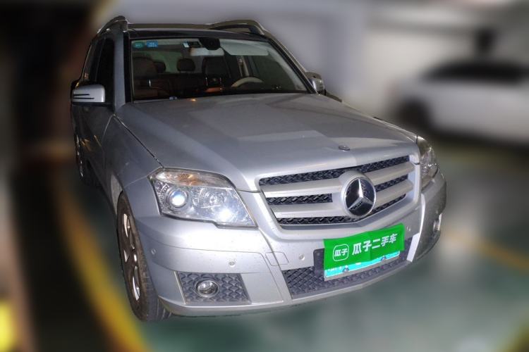 Used Mercedes-Benz GLK-Class 2011 GLK 300 4MATIC Fashion Model Front Right 45 Deg