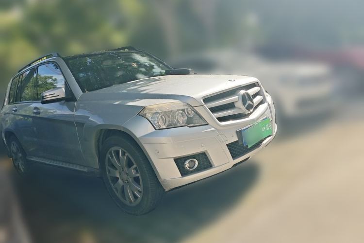 Used Mercedes-Benz GLK-Class 2011 GLK 300 4MATIC Fashion Model Front Right 45 Deg