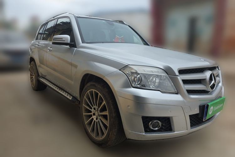 Used Mercedes-Benz GLK-Class 2011 GLK 300 4MATIC Fashion Model Front Right 45 Deg