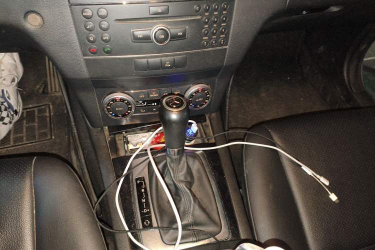 Used Mercedes-Benz GLK-Class 2011 GLK 300 4MATIC Fashion Model Gear Lever
