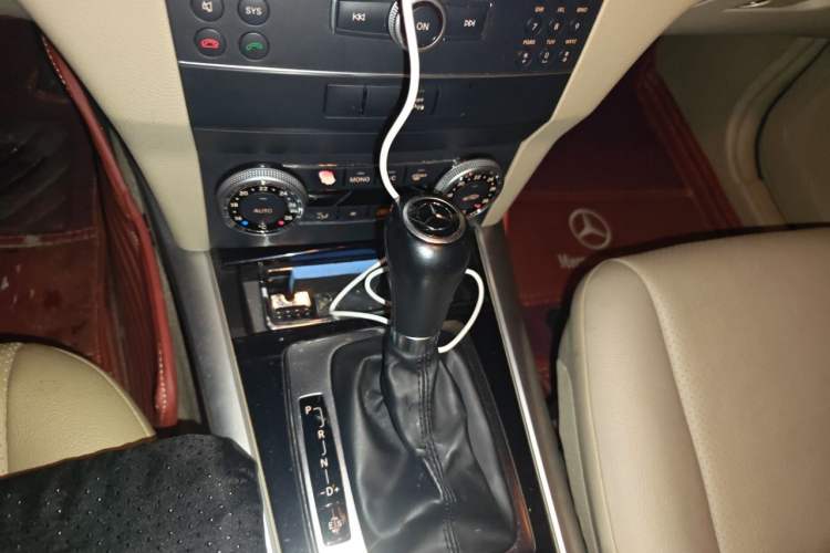 Used Mercedes-Benz GLK-Class 2011 GLK 300 4MATIC Dynamic Model Gear Lever