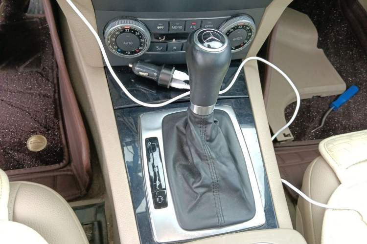 Used Mercedes-Benz GLK-Class 2011 GLK 300 4MATIC Fashion Model Gear Lever