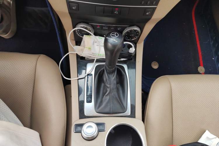 Used Mercedes-Benz GLK-Class 2011 GLK 300 4MATIC Fashion Model Gear Lever