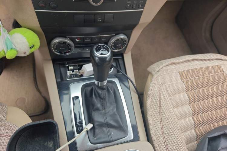 Used Mercedes-Benz GLK-Class 2011 GLK 300 4MATIC Dynamic Model Gear Lever