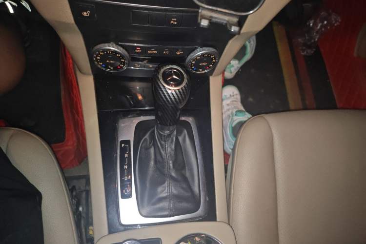 Used Mercedes-Benz GLK-Class 2011 GLK 300 4MATIC Dynamic Model Gear Lever