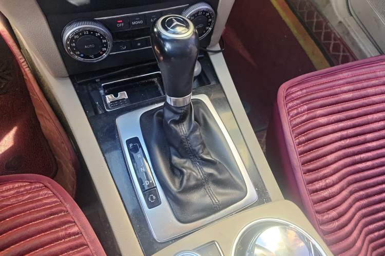 Used Mercedes-Benz GLK-Class 2011 GLK 300 4MATIC Fashion Model Gear Lever