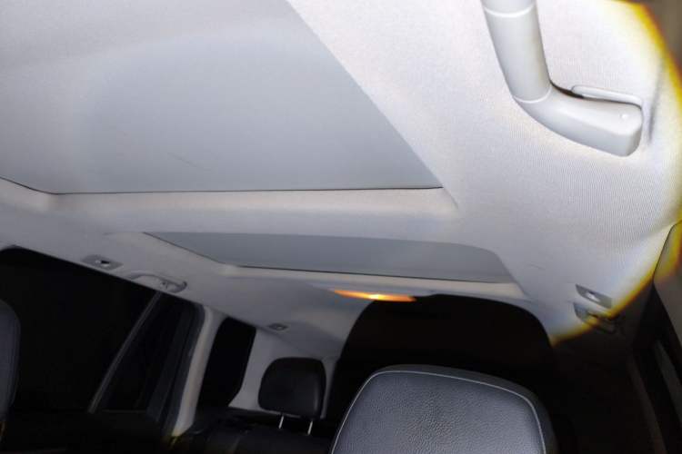 Used Mercedes-Benz GLK-Class 2011 GLK 300 4MATIC Fashion Model Headliner