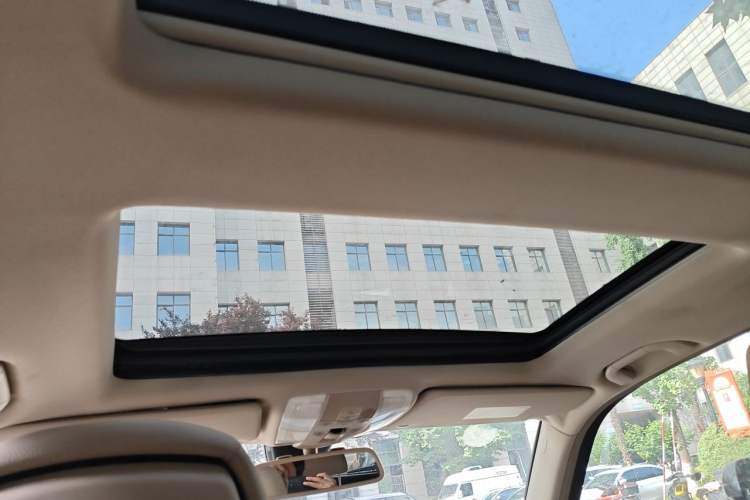 Used Mercedes-Benz GLK-Class 2011 GLK 300 4MATIC Fashion Model Headliner