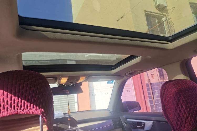 Used Mercedes-Benz GLK-Class 2011 GLK 300 4MATIC Fashion Model Headliner