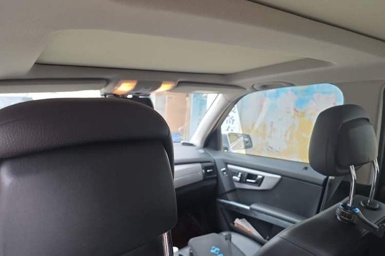 Used Mercedes-Benz GLK-Class 2011 GLK 300 4MATIC Fashion Model Headliner
