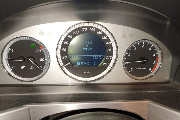 Used Mercedes-Benz GLK-Class 2011 GLK 300 4MATIC Fashion Model Instrument Cluster