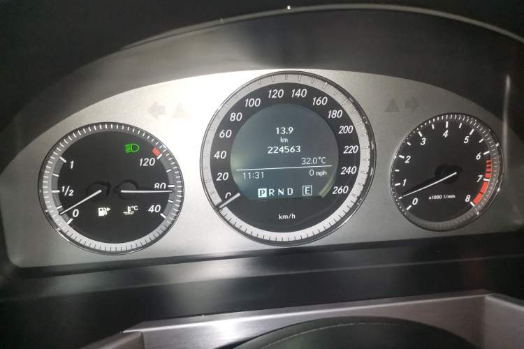 Used Mercedes-Benz GLK-Class 2011 GLK 300 4MATIC Dynamic Model Instrument Cluster