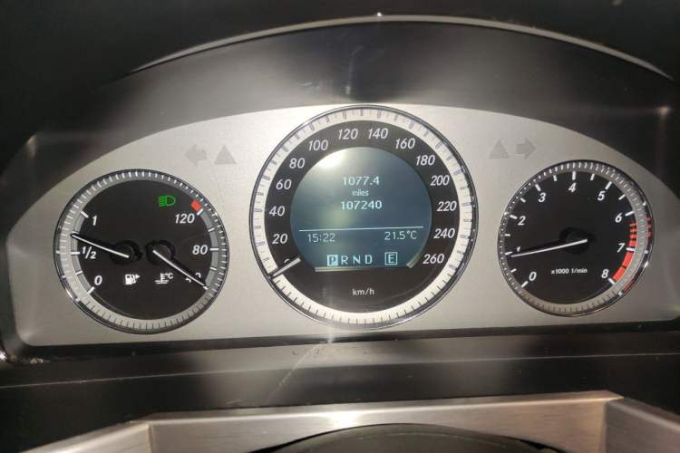 Used Mercedes-Benz GLK-Class 2011 GLK 300 4MATIC Dynamic Model Instrument Cluster