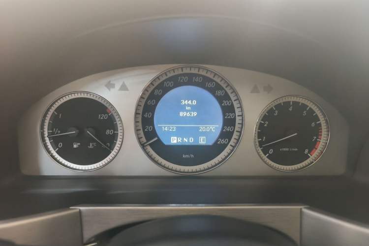 Used Mercedes-Benz GLK-Class 2011 GLK 300 4MATIC Dynamic Model Instrument Cluster