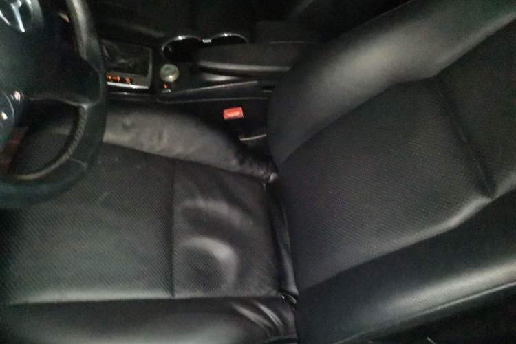 Used Mercedes-Benz GLK-Class 2011 GLK 300 4MATIC Dynamic Model Left Front Seat