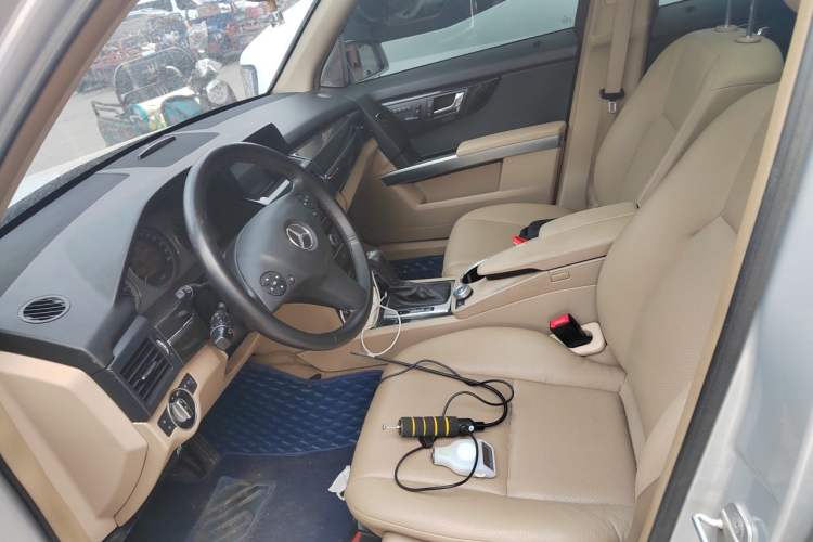 Used Mercedes-Benz GLK-Class 2011 GLK 300 4MATIC Fashion Model Left Front Seat