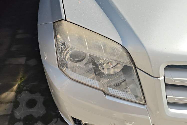 Used Mercedes-Benz GLK-Class 2011 GLK 300 4MATIC Fashion Model Right Front Headlight