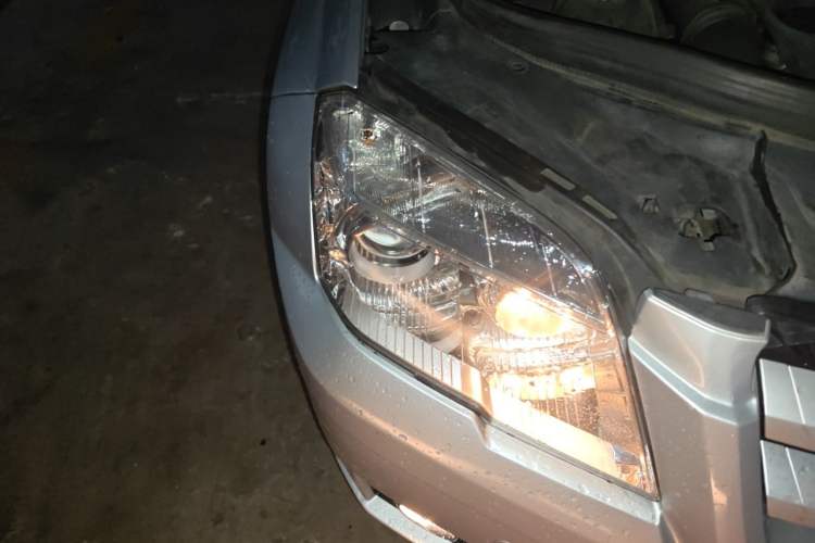 Used Mercedes-Benz GLK-Class 2011 GLK 300 4MATIC Dynamic Model Right Front Headlight