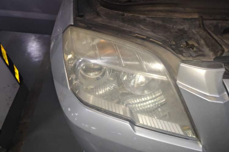 Used Mercedes-Benz GLK-Class 2011 GLK 300 4MATIC Dynamic Model Right Front Headlight