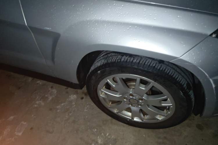 Used Mercedes-Benz GLK-Class 2011 GLK 300 4MATIC Dynamic Model Right Front Wheel Hub