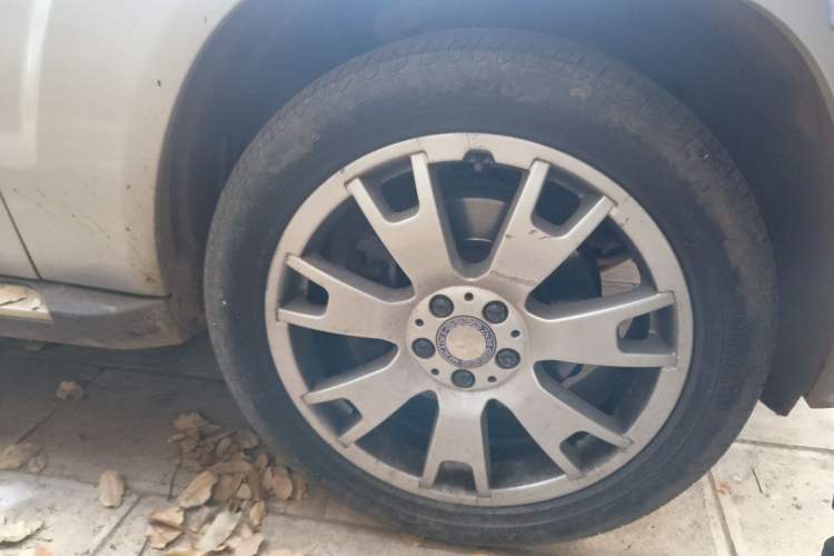Used Mercedes-Benz GLK-Class 2011 GLK 300 4MATIC Dynamic Model Right Front Wheel Hub