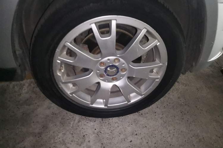 Used Mercedes-Benz GLK-Class 2011 GLK 300 4MATIC Dynamic Model Right Front Wheel Hub