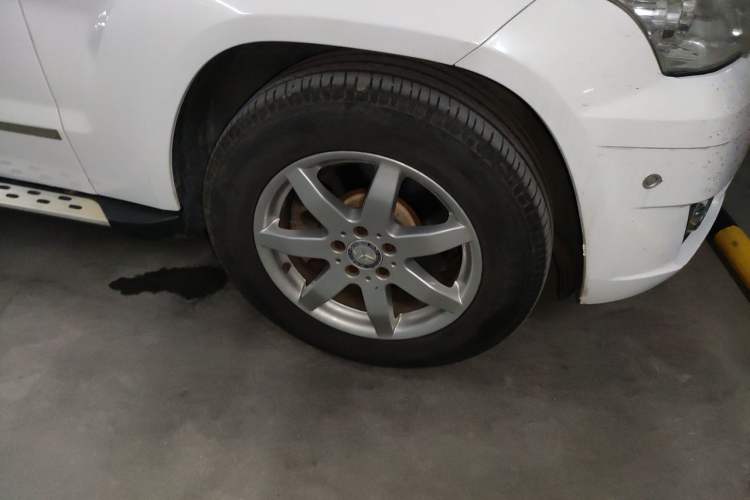 Used Mercedes-Benz GLK-Class 2011 GLK 300 4MATIC Dynamic Model Right Front Wheel Hub