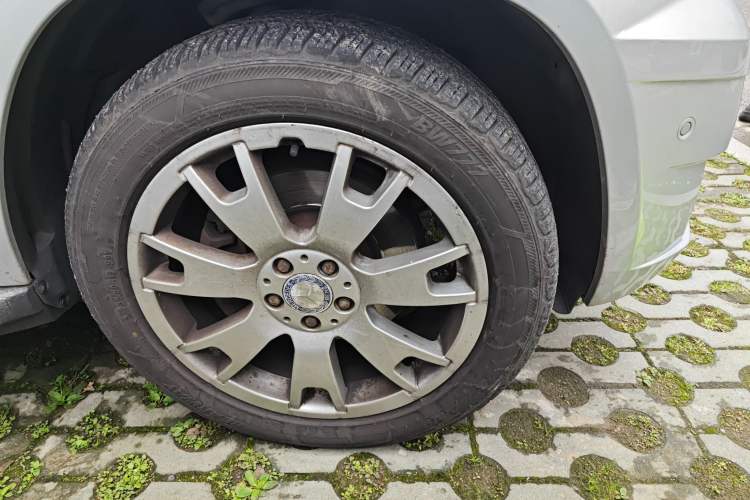 Used Mercedes-Benz GLK-Class 2011 GLK 300 4MATIC Dynamic Model Right Front Wheel Hub