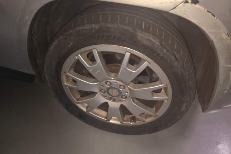 Used Mercedes-Benz GLK-Class 2011 GLK 300 4MATIC Dynamic Model Right Front Wheel Hub