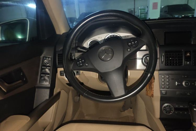Used Mercedes-Benz GLK-Class 2011 GLK 300 4MATIC Dynamic Model Steering Wheel